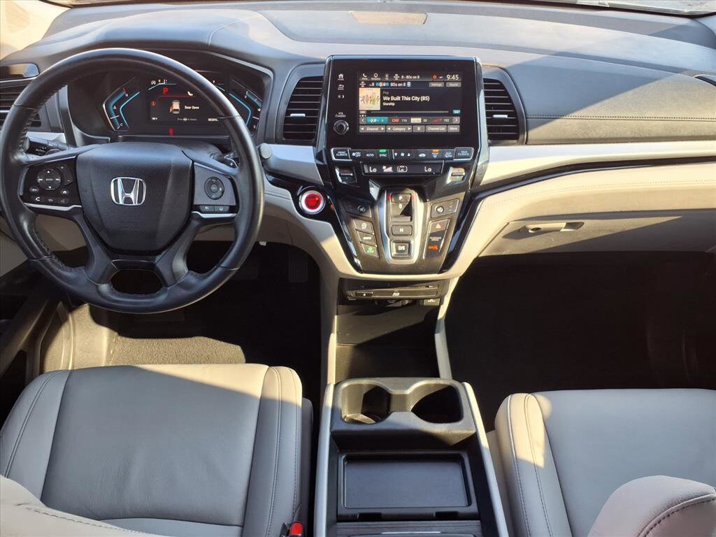 2022 Honda Odyssey Touring photo 4