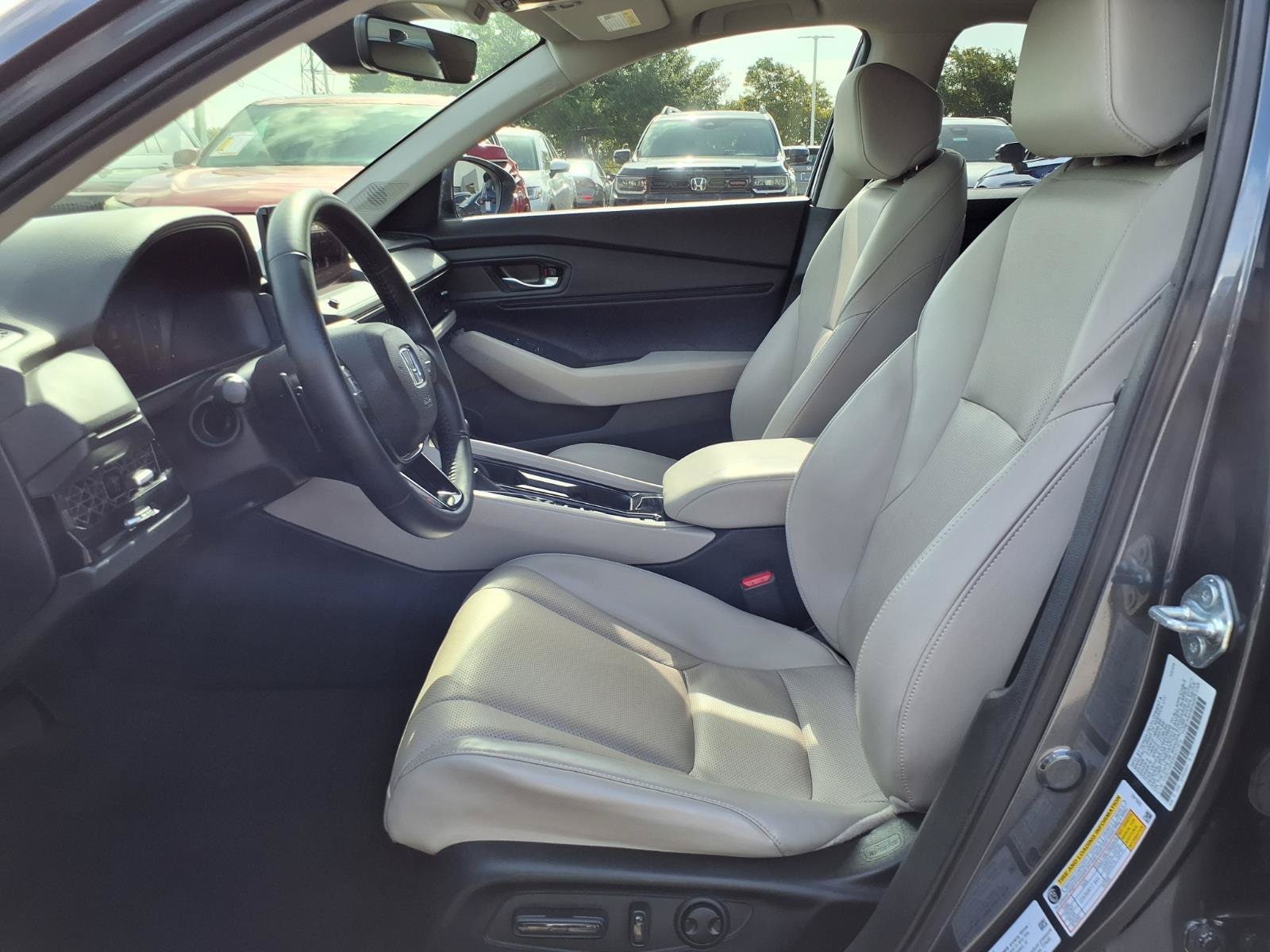 2024 Honda Accord Hybrid EX-L - Photo 17