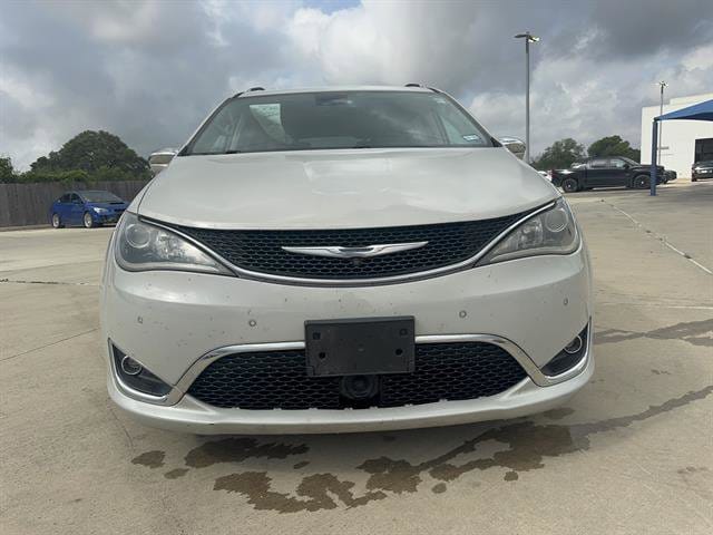 Used 2017 Chrysler Pacifica Limited with VIN 2C4RC1GG6HR659452 for sale in Schertz, TX