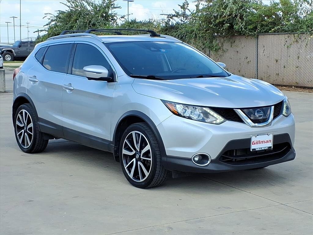 2017 Nissan Rogue Sport SL photo 2