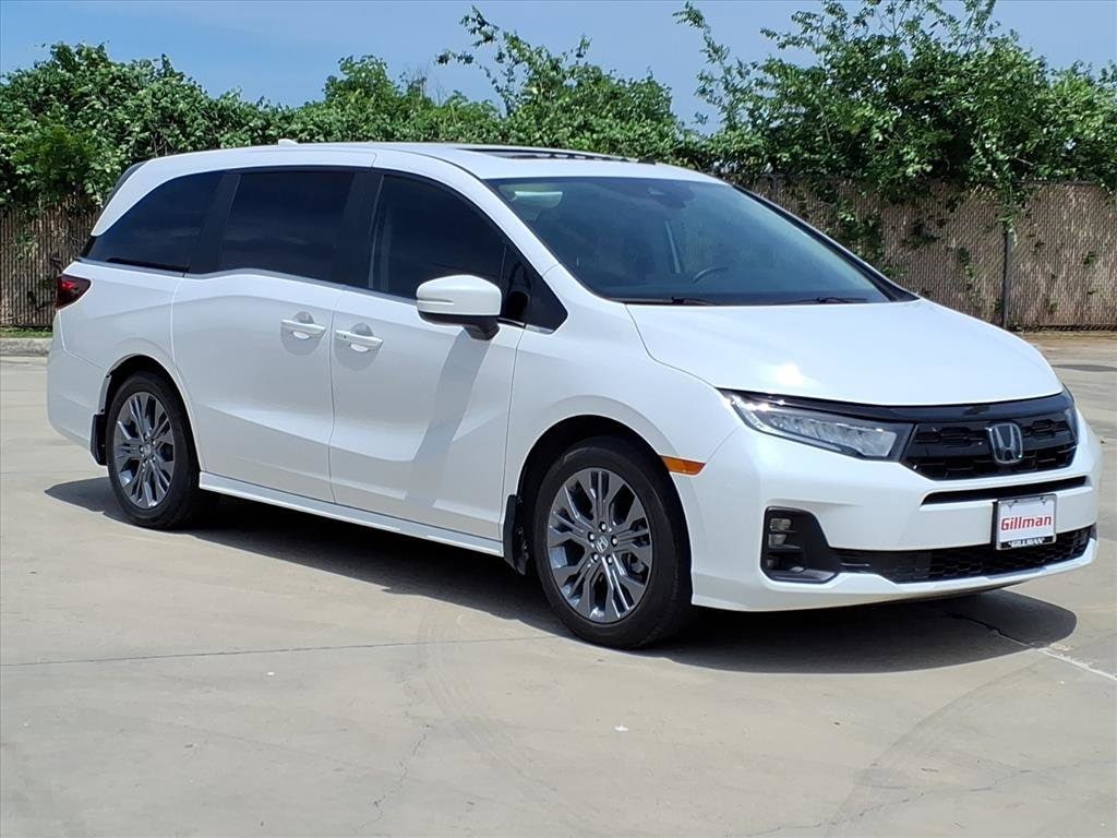 2025 Honda Odyssey Touring's photo
