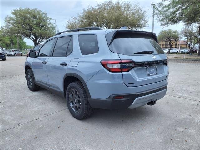 2025 Honda Pilot TrailSport photo 2