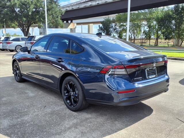 2025 Honda Accord SE photo 2