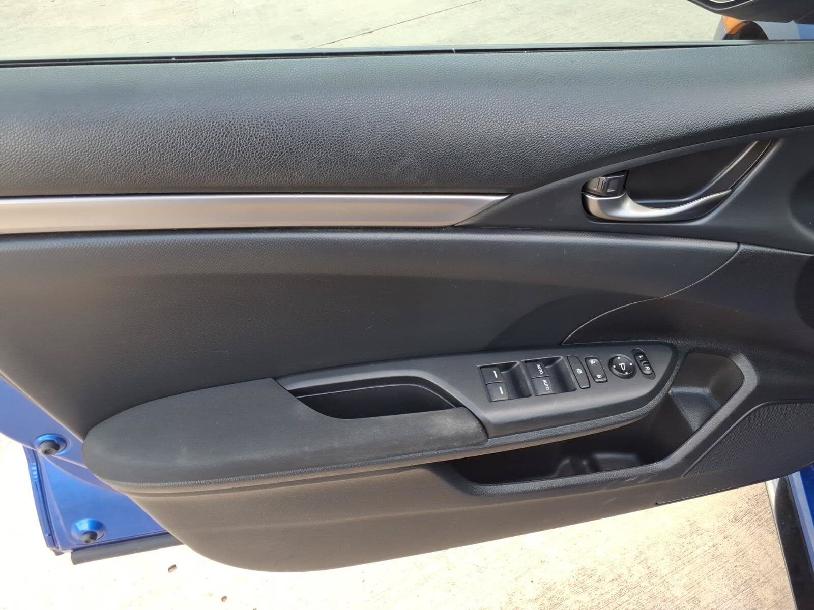 2018 Honda Civic Hatchback Sport - Photo 18