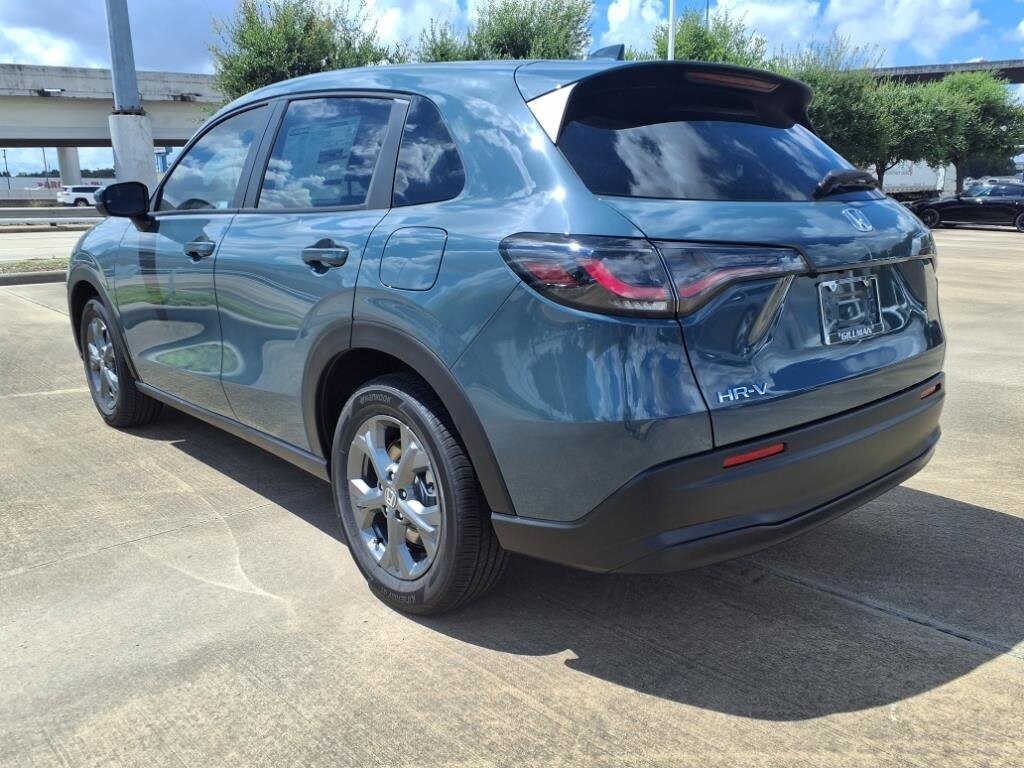 2026 Honda HR-V LX photo 2