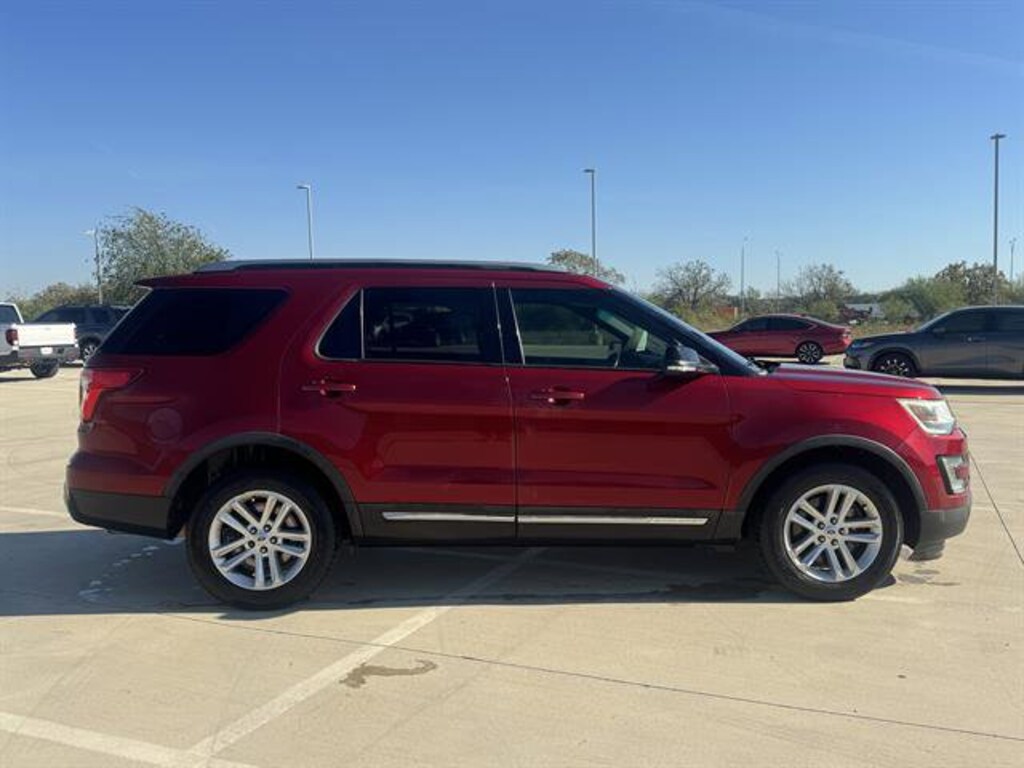 Used 2016 Ford Explorer XLT SUV