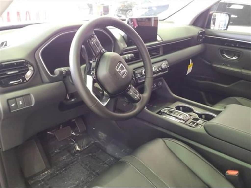 New 2025 Honda Pilot Touring SUV