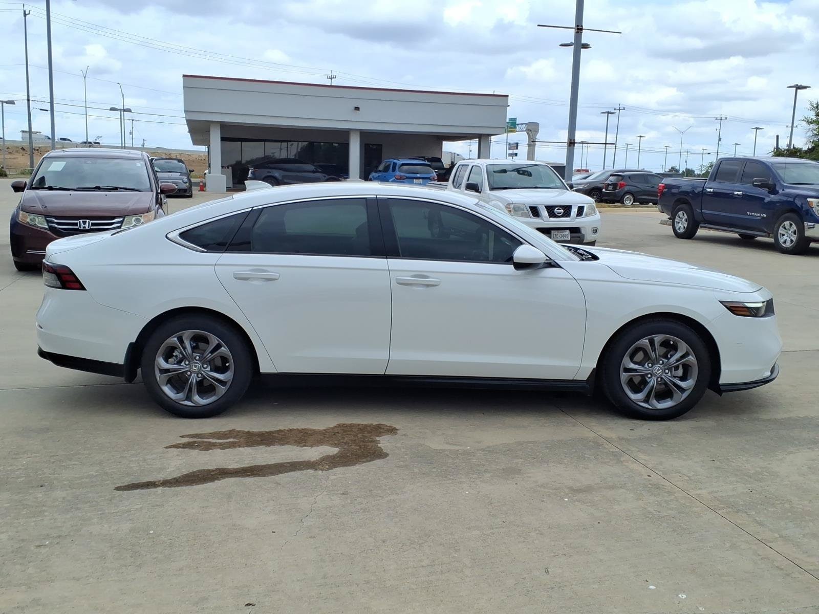 2024 Honda Accord EX - Photo 10