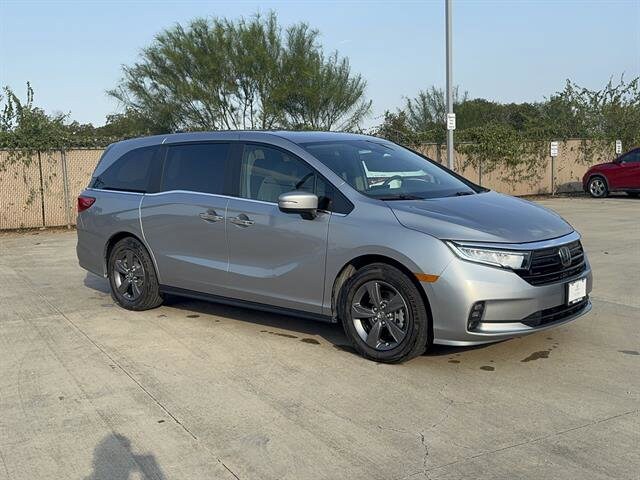 2024 Honda Odyssey EX photo 3