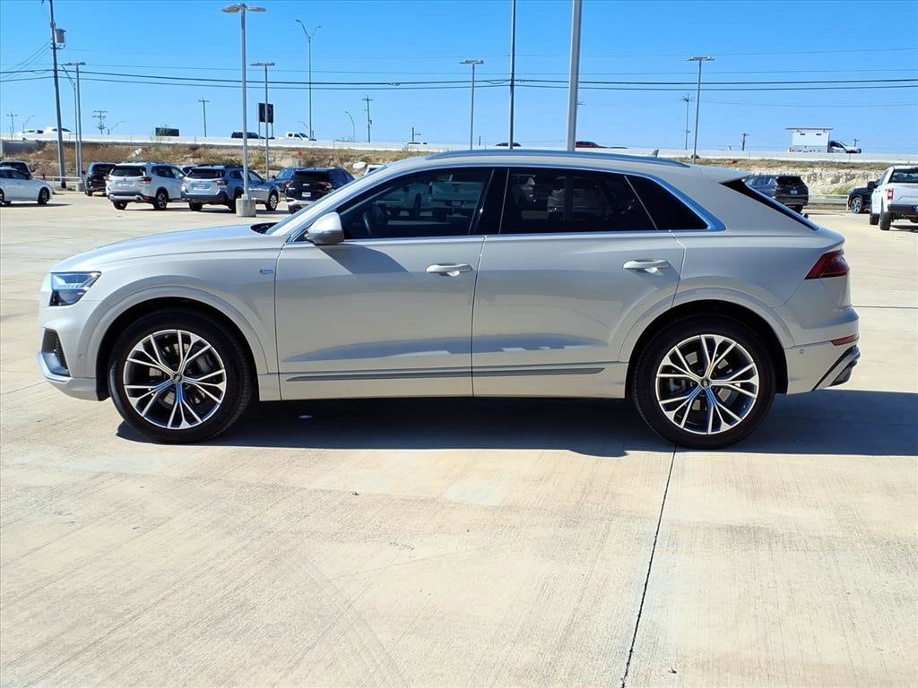 2023 Audi Q8 55 Premium photo 4