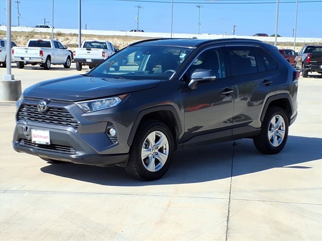 2021 Toyota RAV4 XLE photo 4