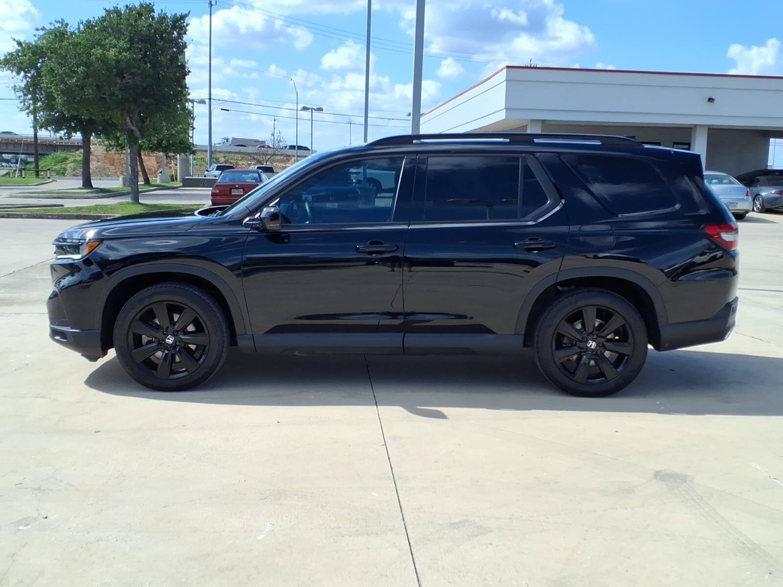2025 Honda Pilot Black Edition - Photo 6