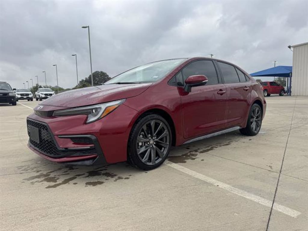 Used 2025 Toyota Corolla SE Sedan