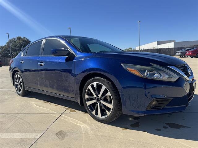2017 Nissan Altima 2.5 SR photo 3