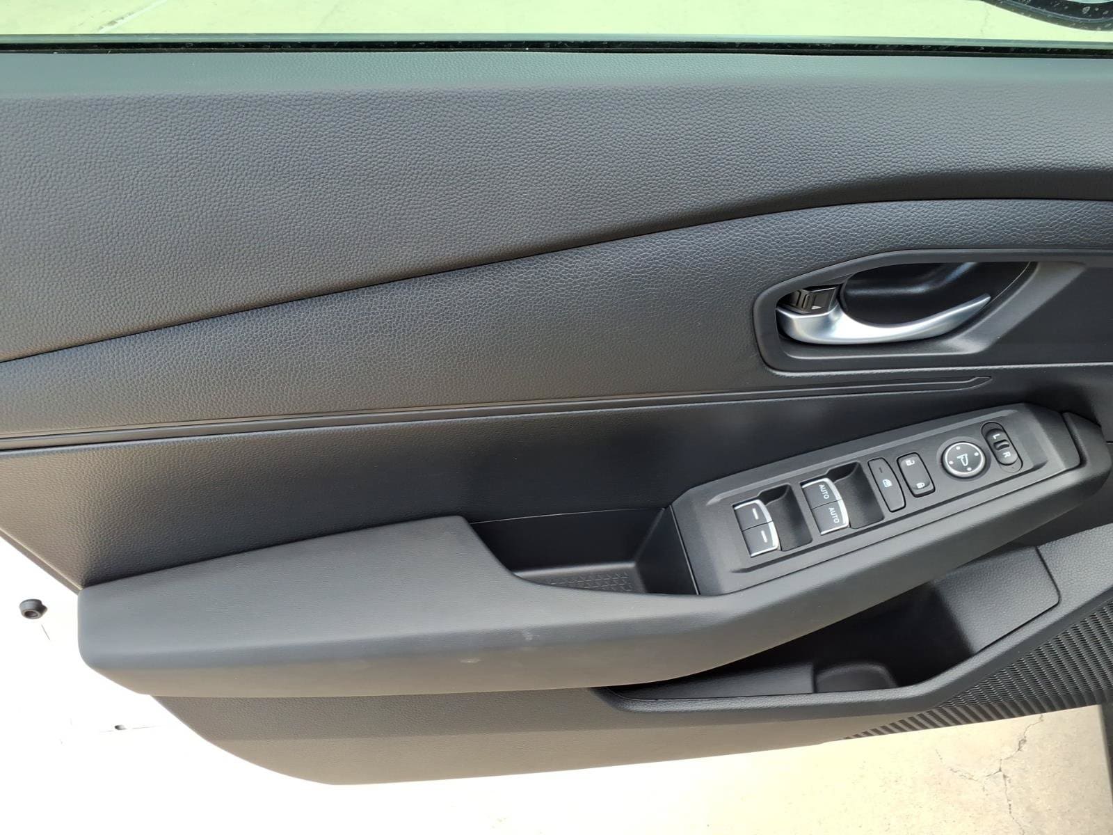 2025 Honda Accord LX - Photo 17