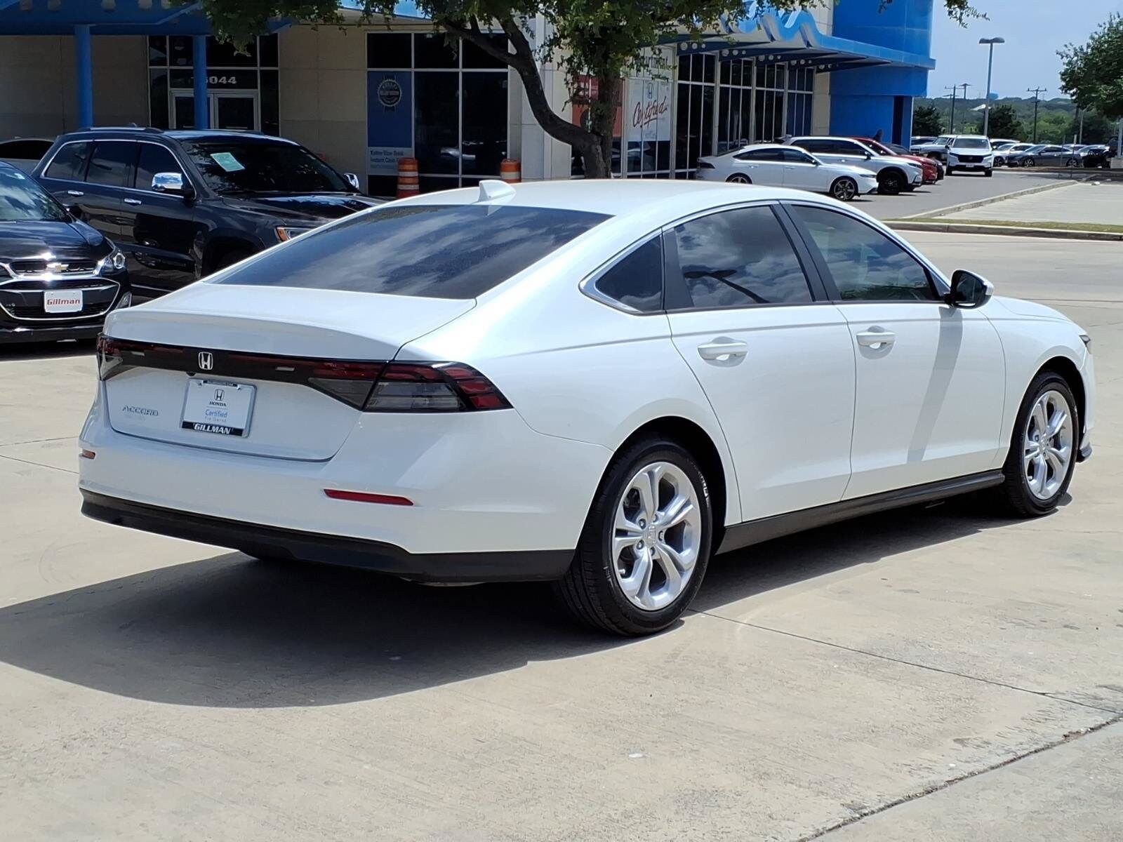 2025 Honda Accord LX - Photo 9