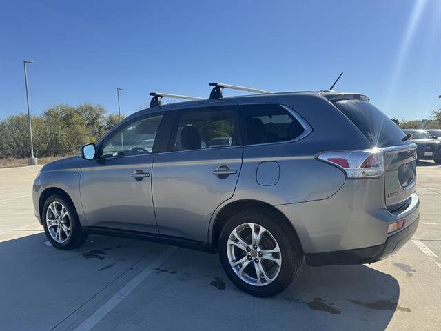 2014 Mitsubishi Outlander GT photo 3