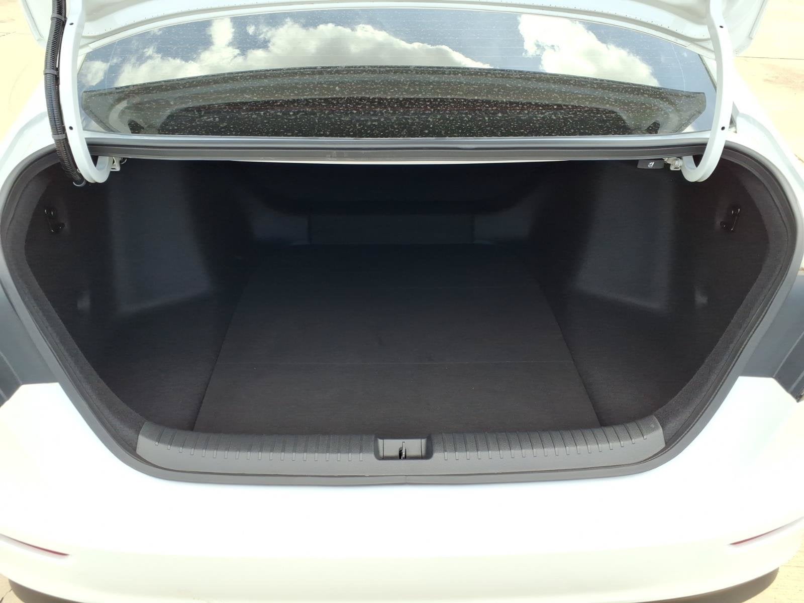 2025 Honda Accord LX - Photo 13