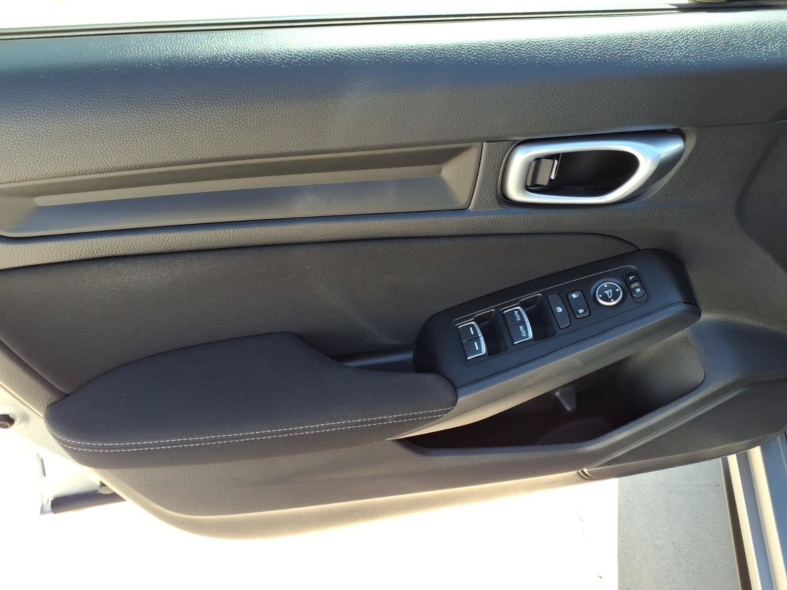 2023 Honda Civic Hatchback LX - Photo 17