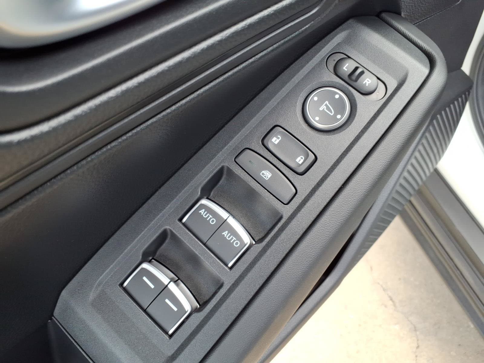 2025 Honda Accord LX - Photo 18