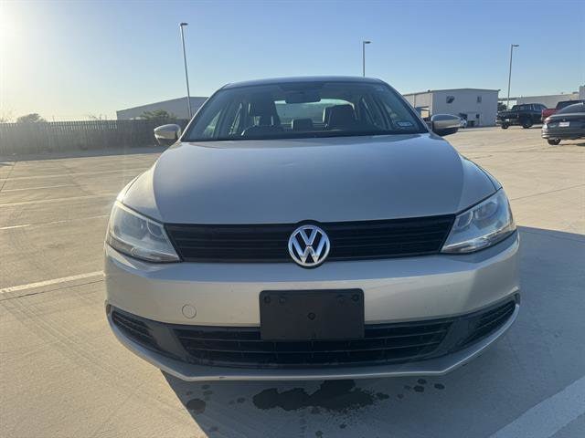 2014 Volkswagen Jetta 1.8T SE photo 2