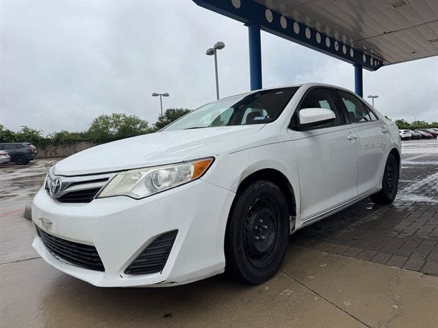 Used 2014 Toyota Camry LE with VIN 4T4BF1FK1ER376228 for sale in Schertz, TX
