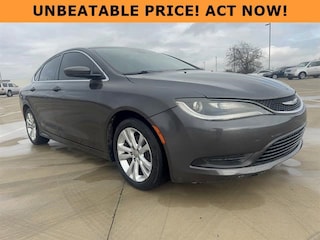 Used 2016 Chrysler 200 LX Sedan H260355B near San Antonio, TX