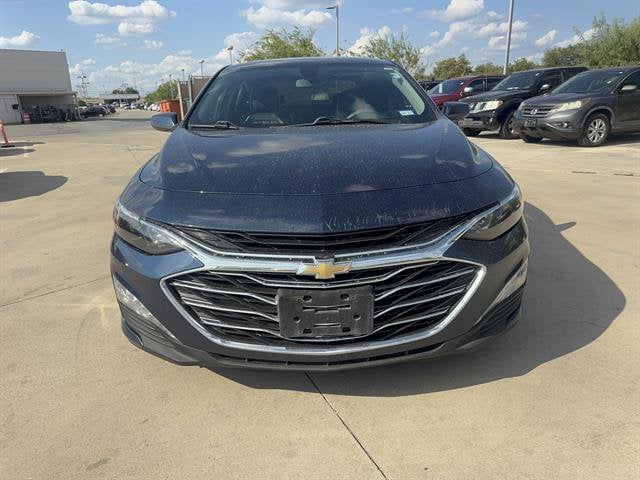 Used 2020 Chevrolet Malibu 1LT with VIN 1G1ZD5ST0LF111075 for sale in Schertz, TX