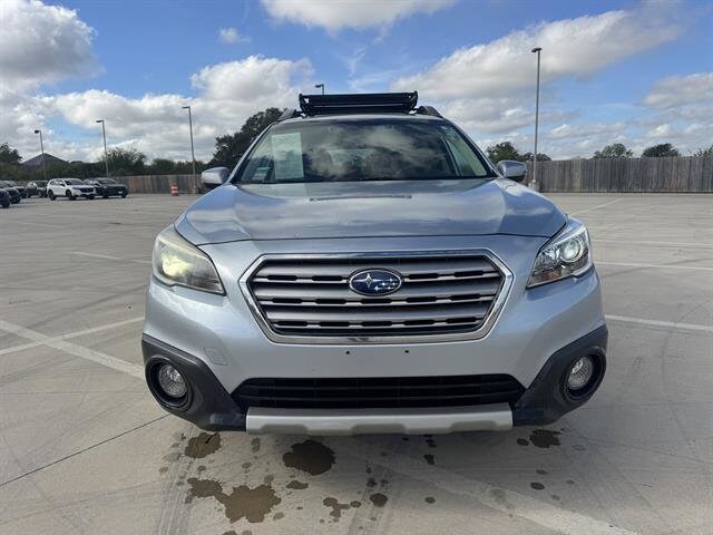 2017 Subaru Outback 2.5i Limited photo 2