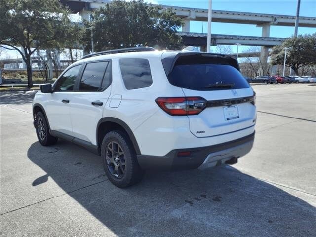 2025 Honda Pilot TrailSport photo 2