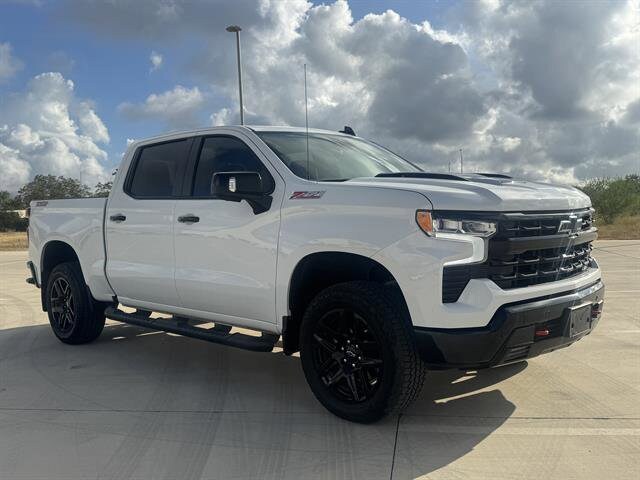 2024 Chevrolet Silverado 1500 LT Trail Boss photo 3