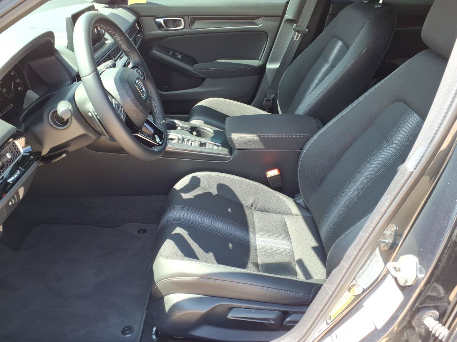 2026 Honda Civic Hatchback Sport - Photo 17