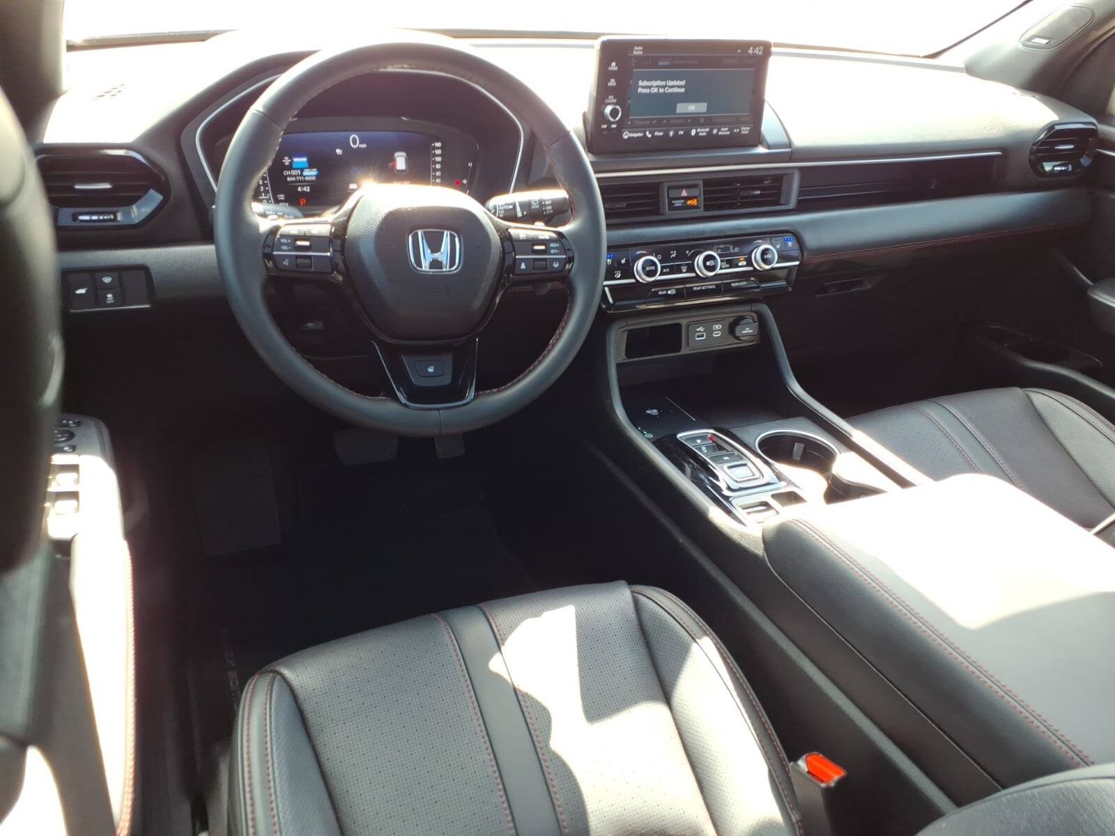2025 Honda Pilot Black Edition - Photo 16