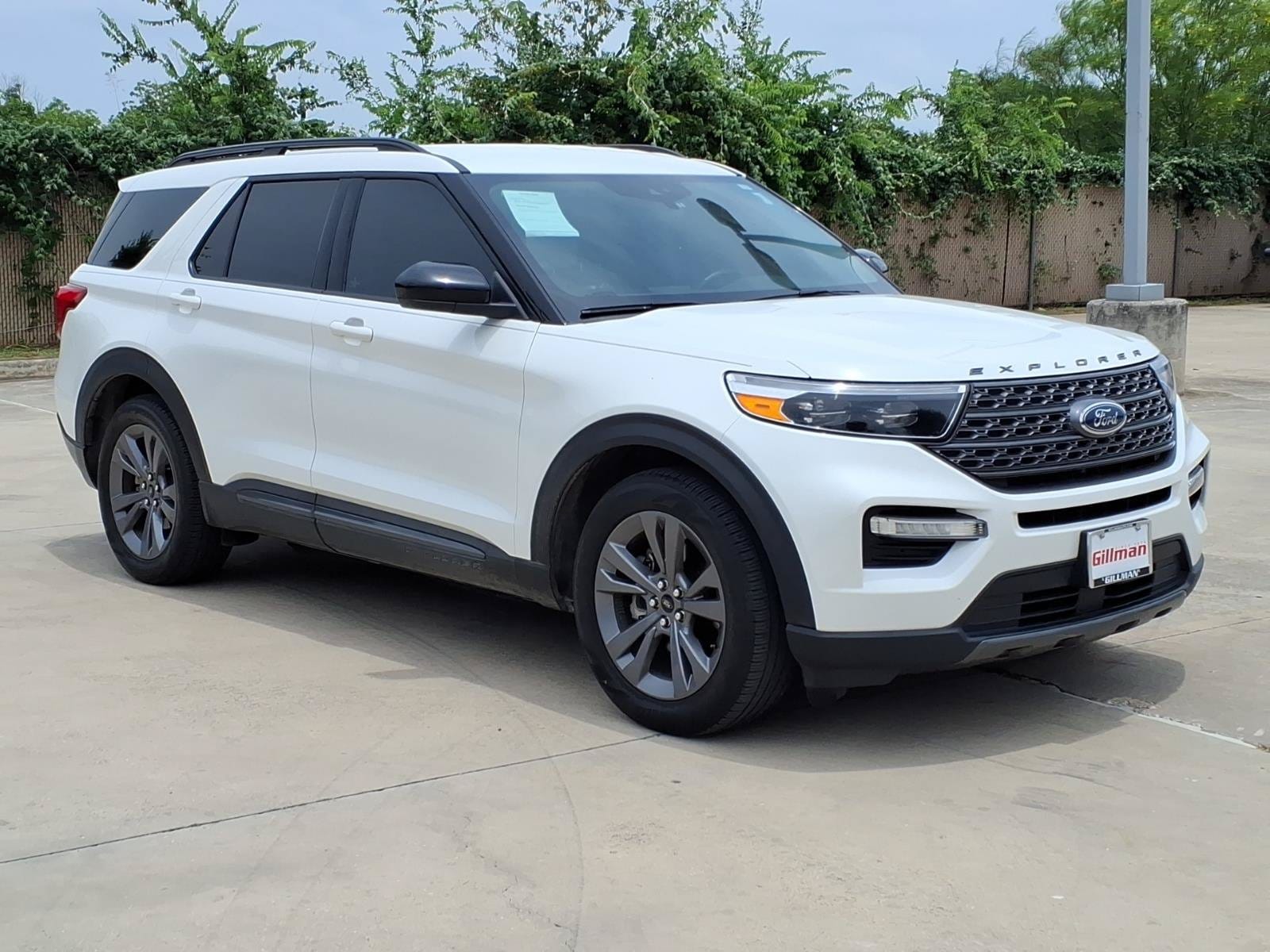 2022 Ford Explorer XLT RWD's photo