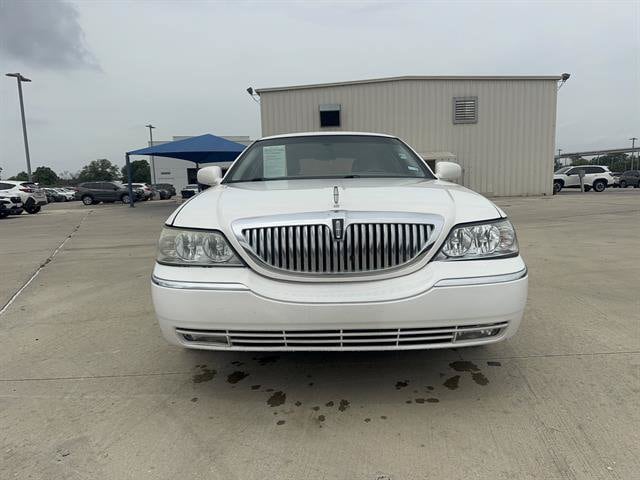 Used 2003 Lincoln Town Car Cartier with VIN 1LNHM83W93Y634673 for sale in Schertz, TX