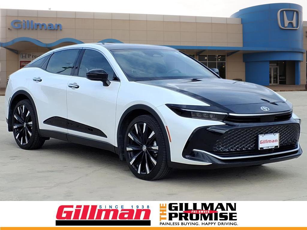 2024 Toyota Crown Platinum AWD's photo