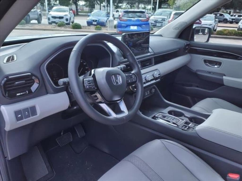 New 2025 Honda Pilot Touring SUV