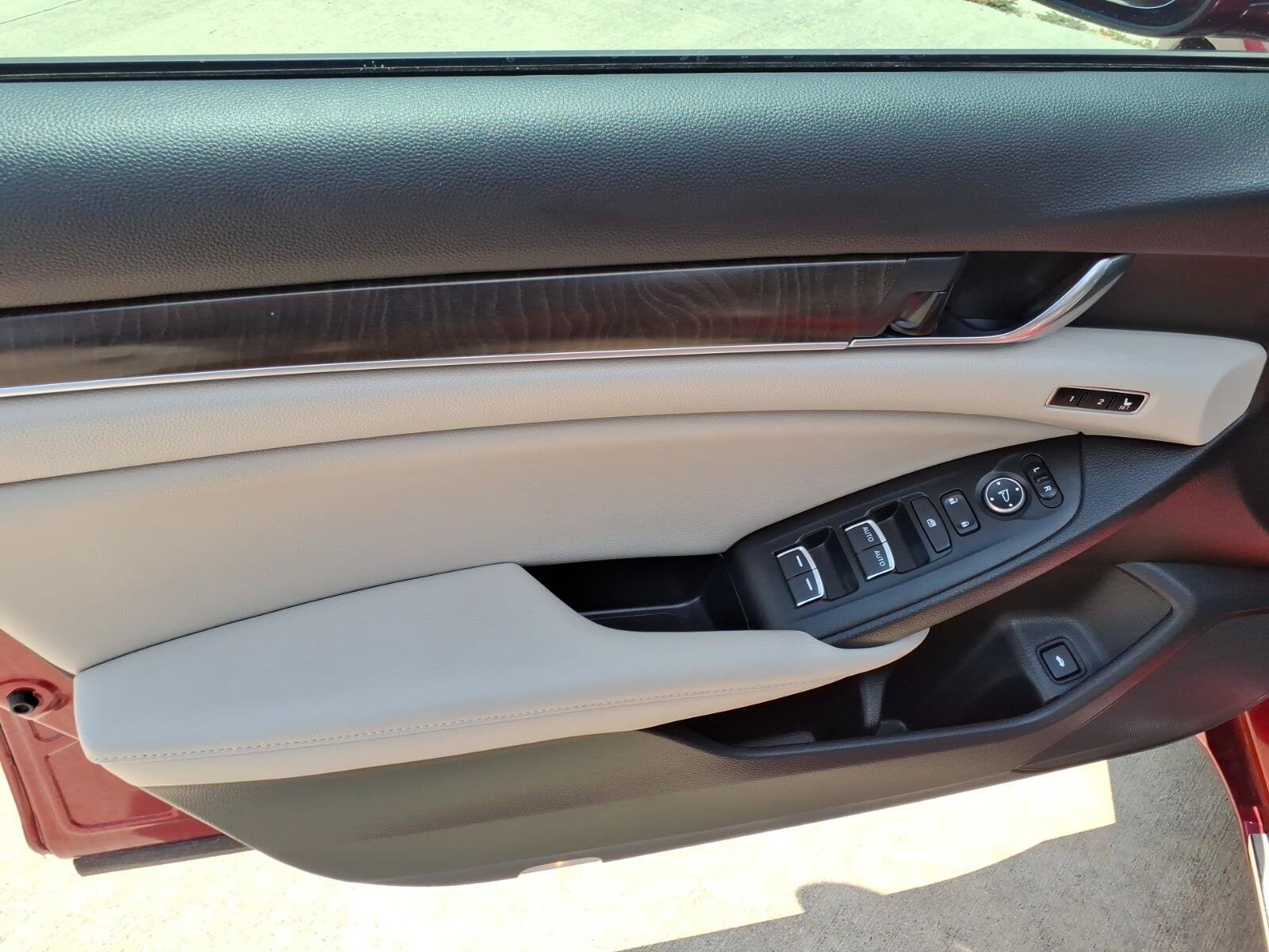 2021 Honda Accord Touring - Photo 19