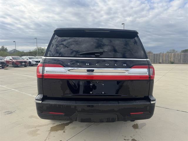 2019 Lincoln Navigator Select photo 4