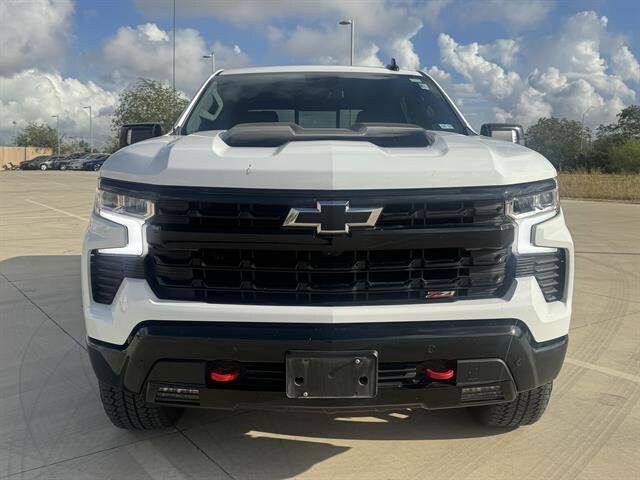 2024 Chevrolet Silverado 1500 LT Trail Boss photo 2