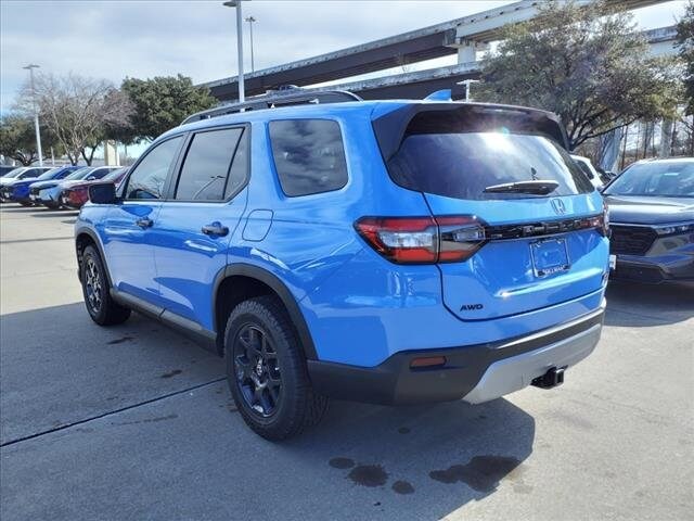 2025 Honda Pilot TrailSport photo 2