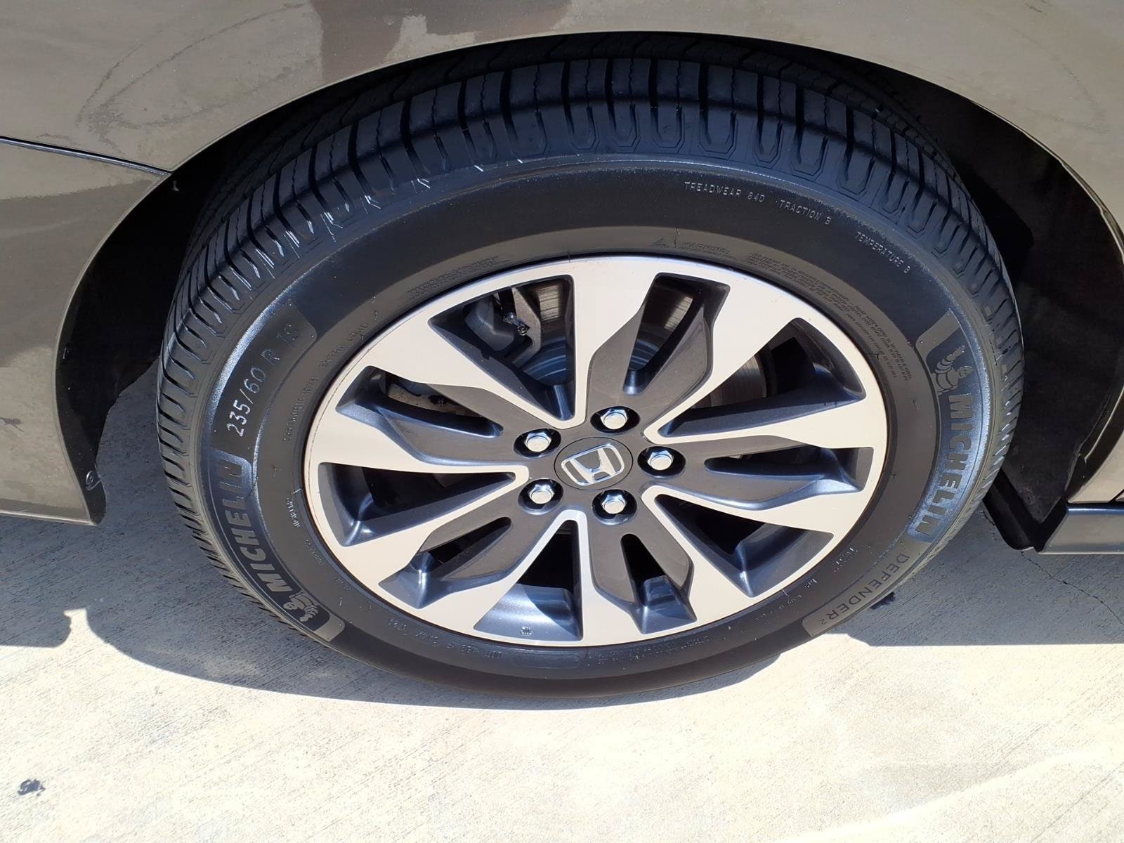 2021 Honda Odyssey EX-L - Photo 11