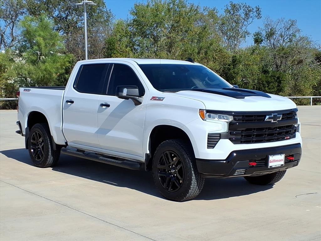 2024 Chevrolet Silverado 1500 LT Trail Boss photo 2