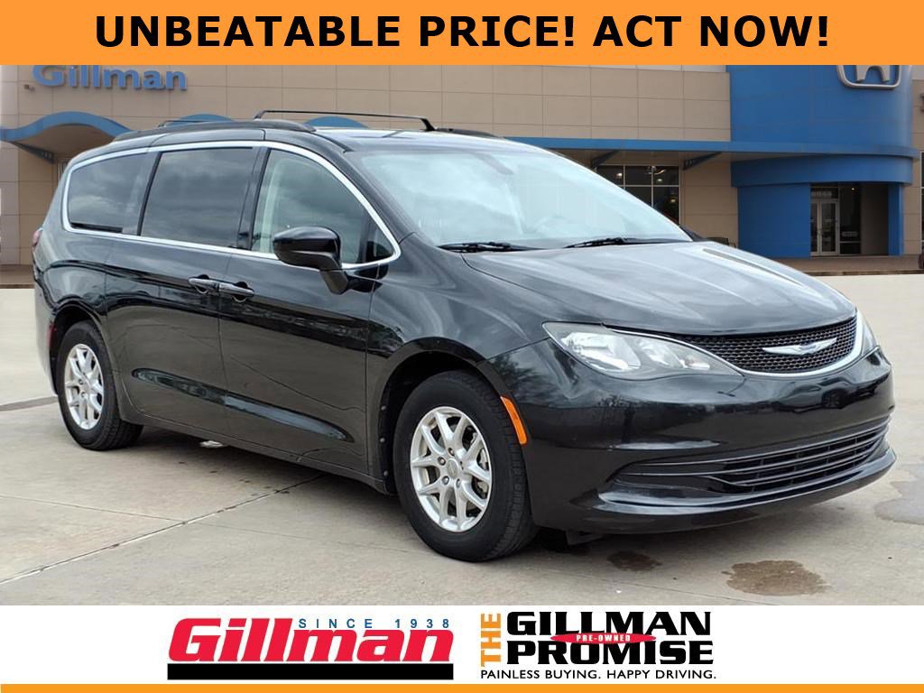 2020 Chrysler Voyager's photo