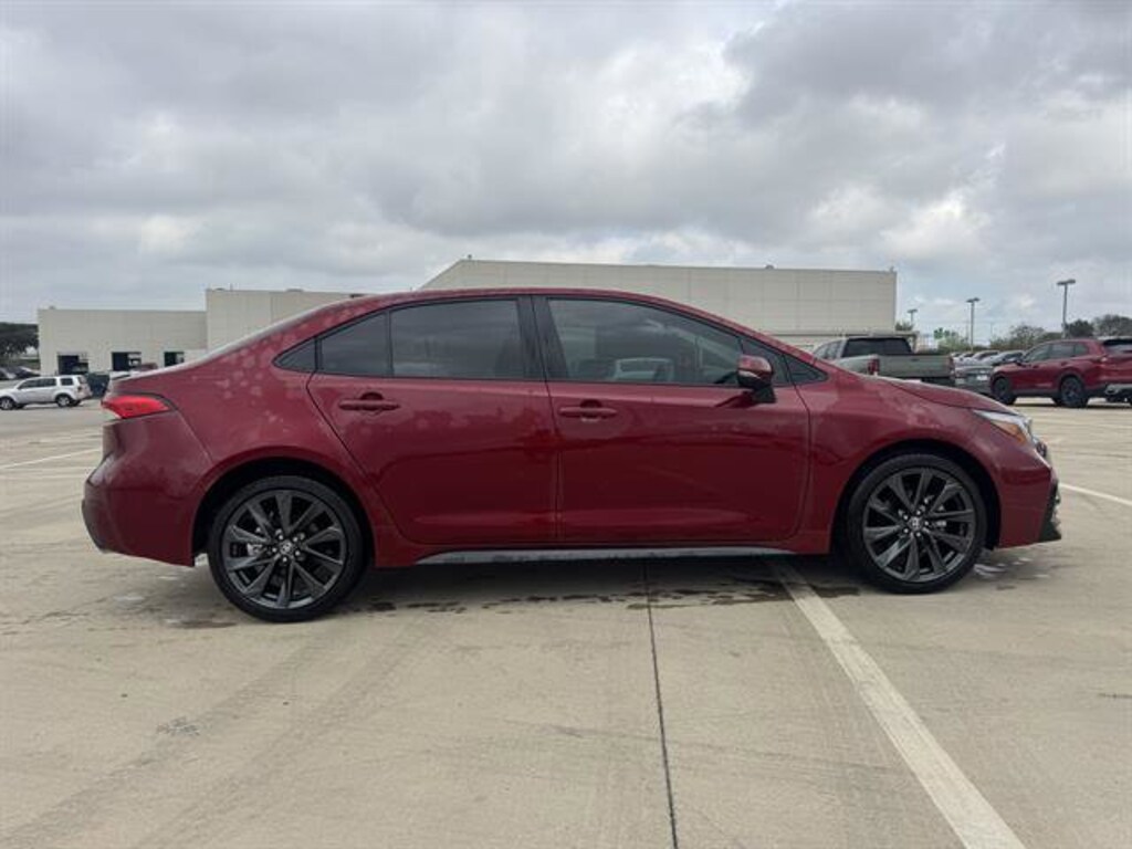 Used 2025 Toyota Corolla SE Sedan