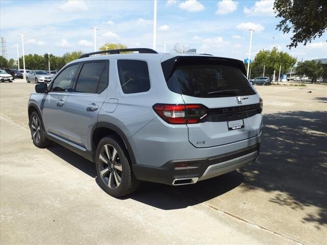2025 Honda Pilot Touring photo 2