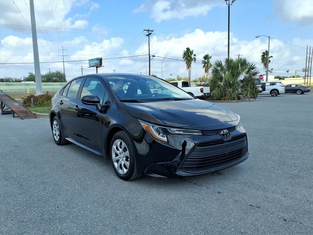 2024 Toyota Corolla LE photo 3