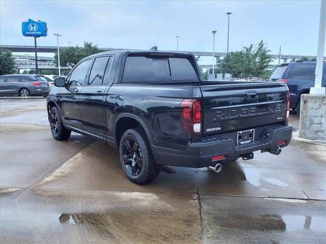 2025 Honda Ridgeline Black Edition photo 2