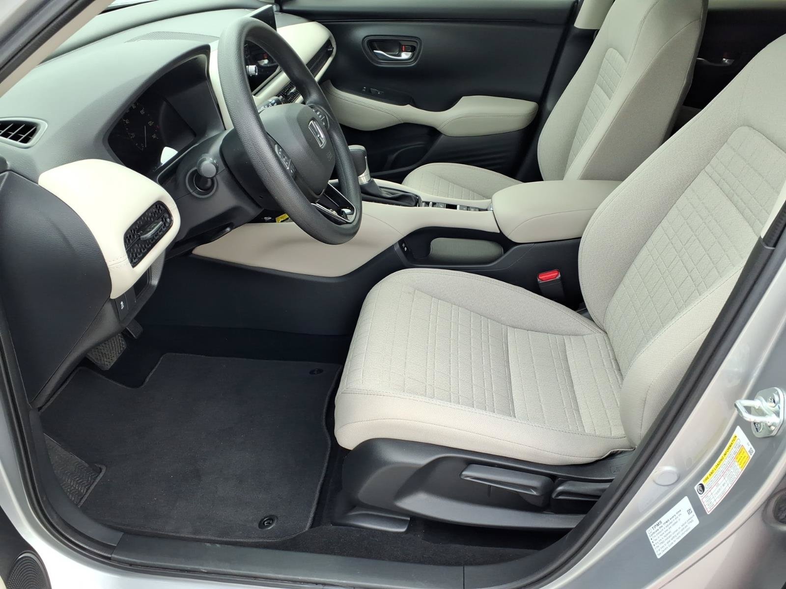 2027 Honda HR-V LX - Photo 11