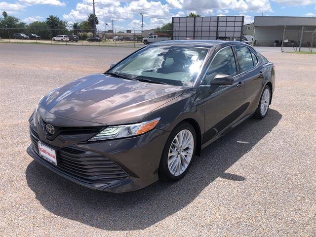 2019 Toyota Camry SE XLE photo 3